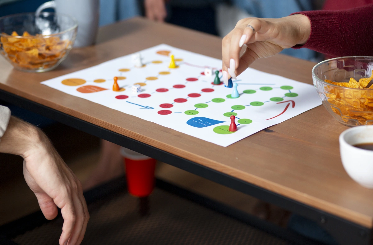 Mopoga Strategy Game gameplay screen for beginners